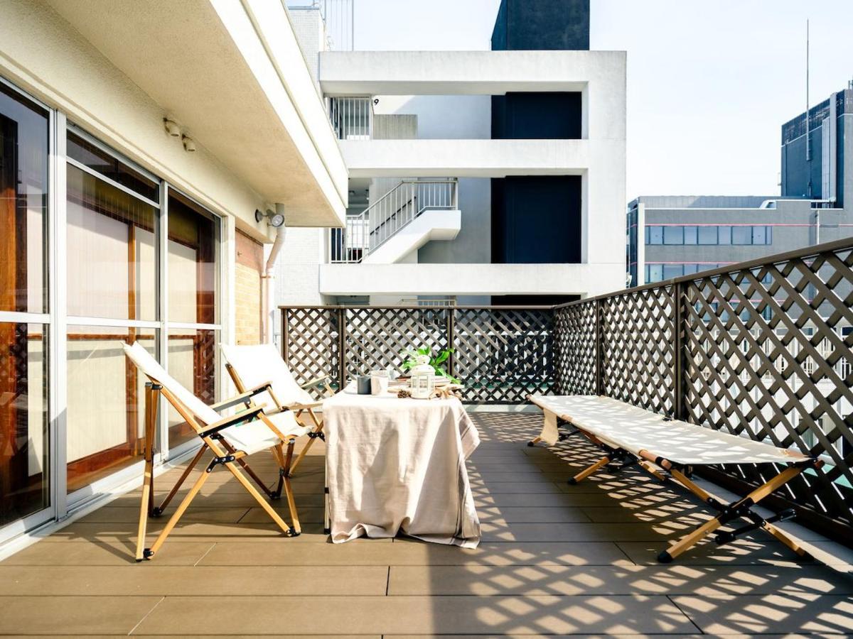 Apartment N Lounge *